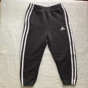 Adidas toddler joggers (4T)